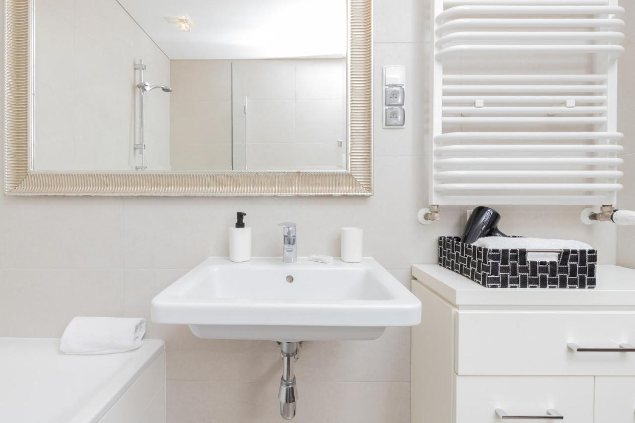 Old Town Neptun Apartments By Noclegi Renters Gdańsk Zewnętrze zdjęcie